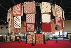 Kouzlo a vzpomínky: 45 let Mezinárodního festivalu quiltů - Magic & Memories: 45 Years of International Quilt Festival