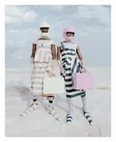 Předměty: Je móda moderní? - Items: Is Fashion Modern?