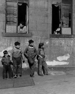Východní Harlem: Poválečná léta - East Harlem: The Postwar Years