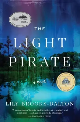 Lehký pirát: Výběr knižního klubu GMA - The Light Pirate: GMA Book Club Selection